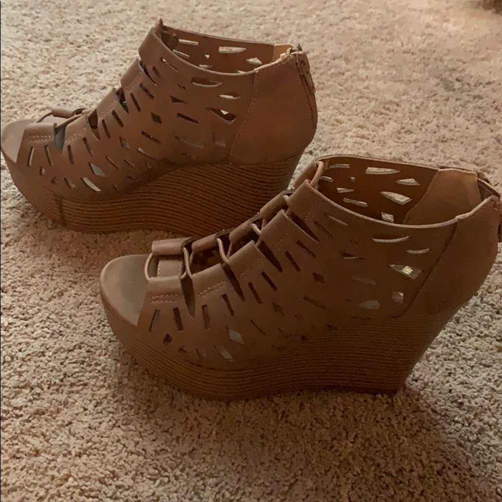 Platform wedge sandal